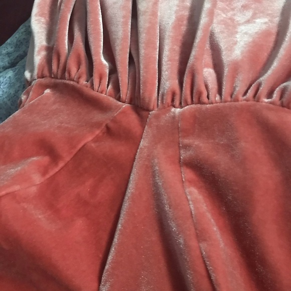 Silence + Noise strappy coral velvet romper xs - Picture 3 of 3